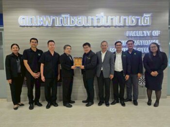 LINE_ALBUM_261168_251127_3