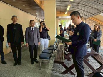 LINE_ALBUM_121268_251212_12