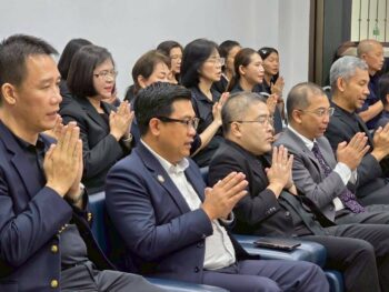 LINE_ALBUM_121268_251212_13