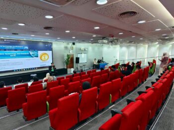 LINE_ALBUM_คณบดีไปอินโดนีเซีย_260203_5