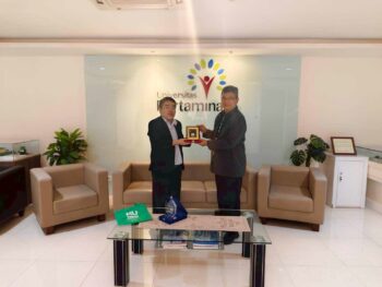 LINE_ALBUM_คณบดีไปอินโดนีเซีย_260203_9